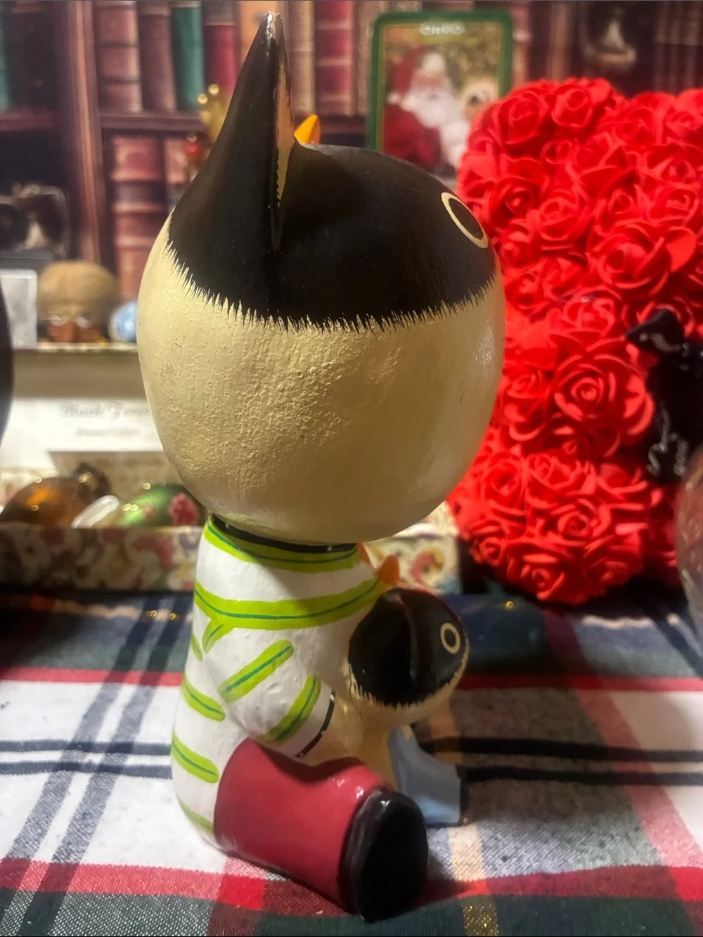 Hand-Painted wooden Calico Cat Figurine - Decorative Pets Cat Sculpture